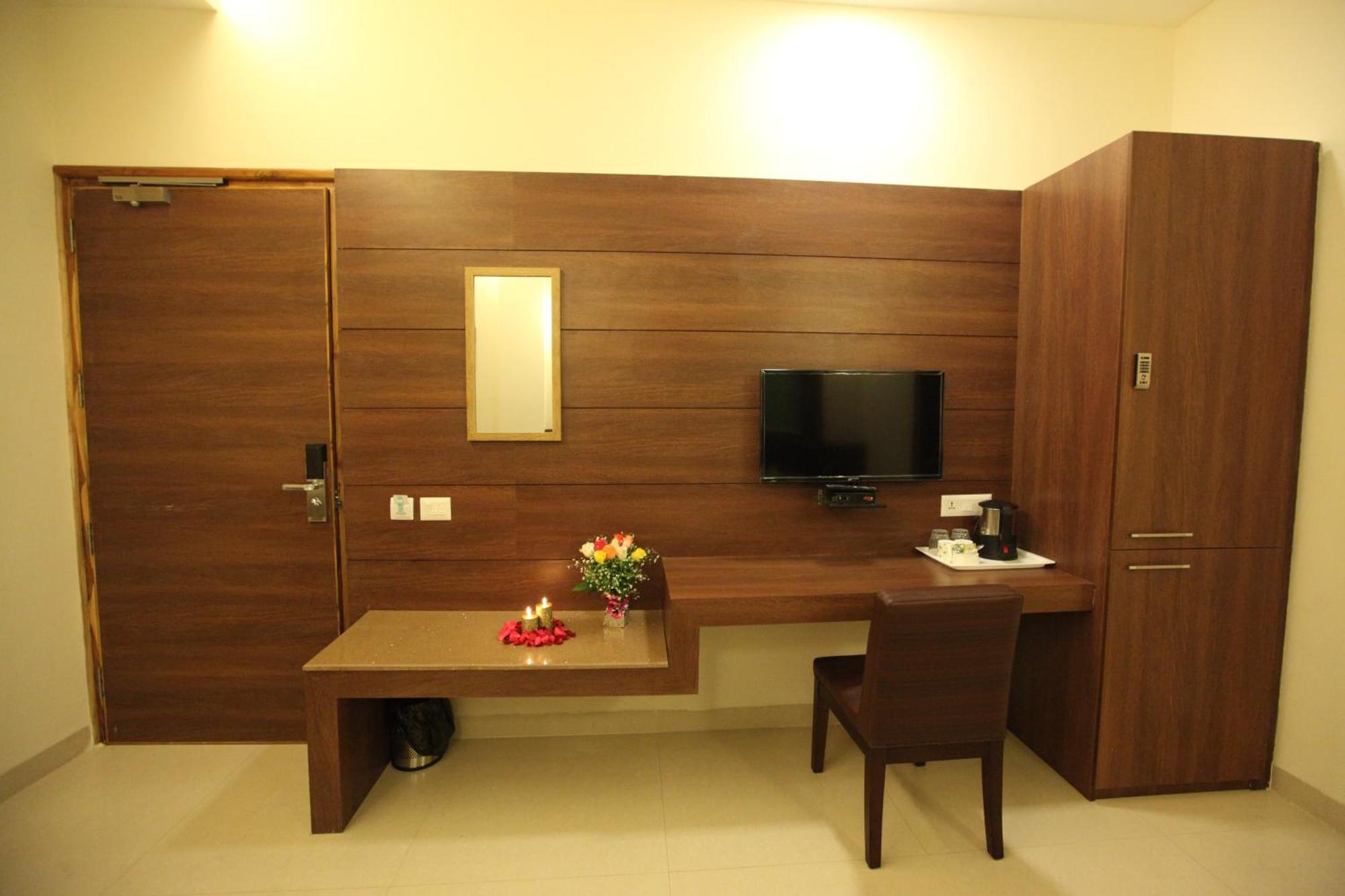 Hotel Golden Fern Patiala Exterior photo
